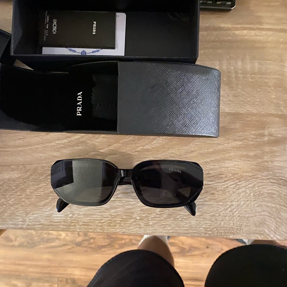 Prada sunglasses - Picture 8 of 8